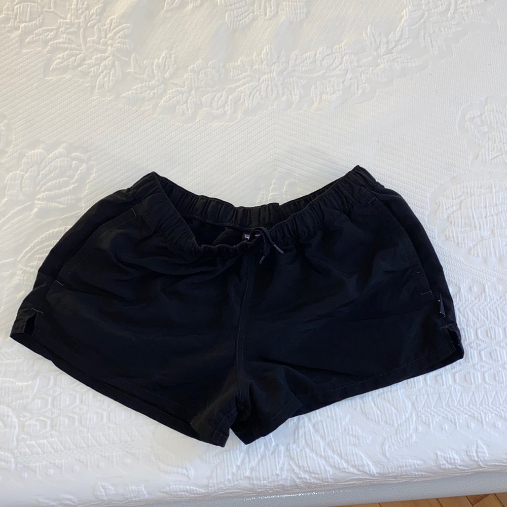Patagonia Barely Baggies 2.5 inch Shorts • Black • Size M • EUC • Drawstring